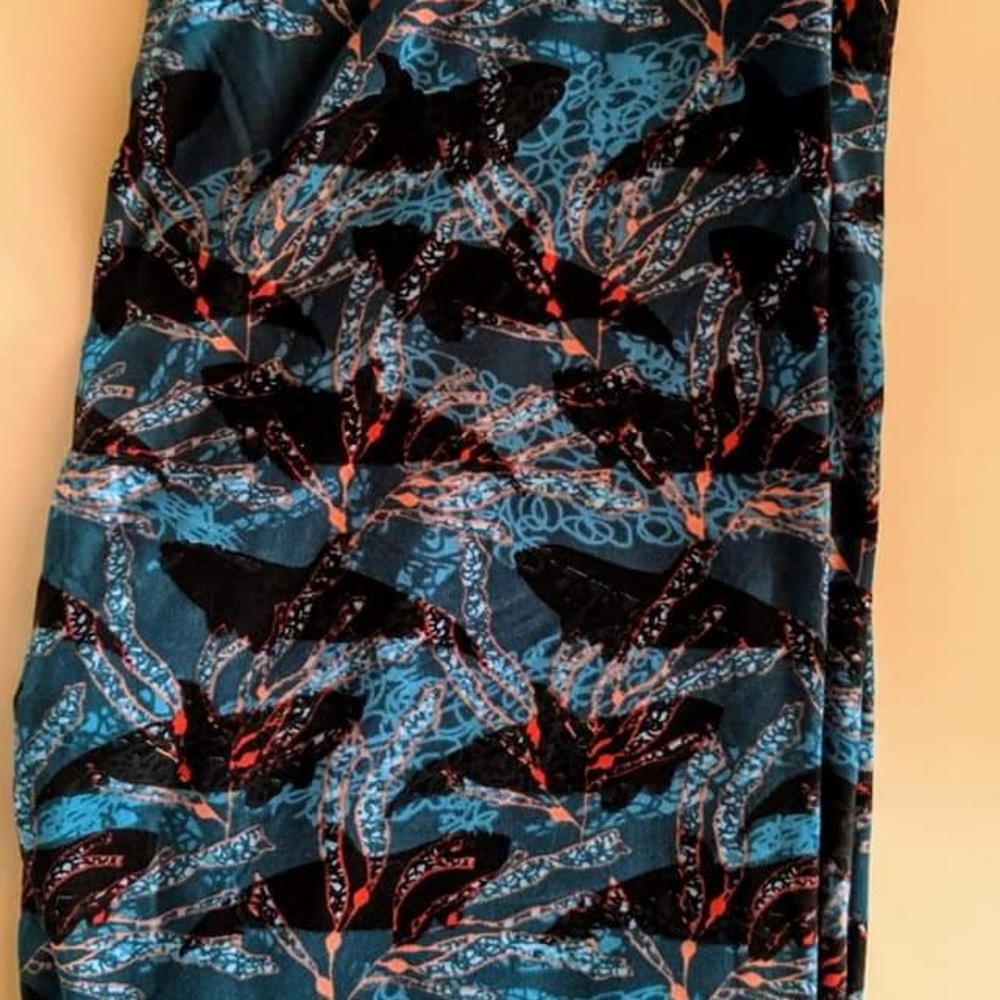 NWOT Buskins Leggings OS